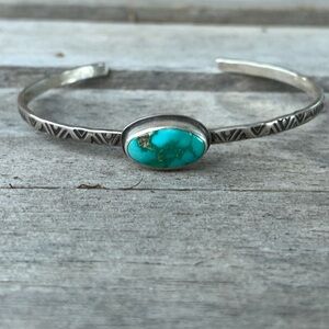 Dainty Turquoise 925 Cuff with glowing Emerald Valley green turquoise-7.25"